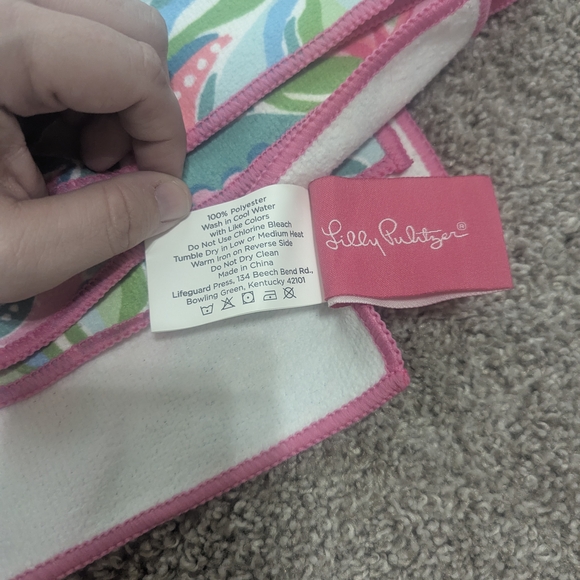 Lilly Pulitzer Golden Hour Lounge Towel - Picture 2 of 2